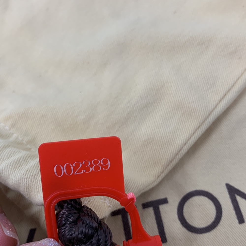 Authentic Louis Vuitton Drawstring Dustbag - Picture 5 of 6